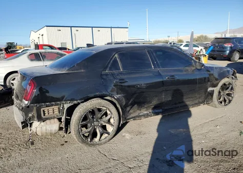 2022 Chrysler 300 S из США, поврежденный, VIN 2C3CCABG6NH154613